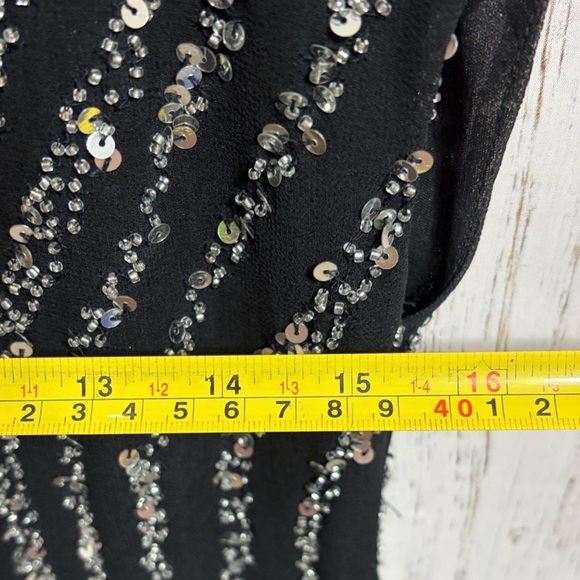 JS Collections Black and Silver Mini
Dress Size 8 - Picture 9 of 11